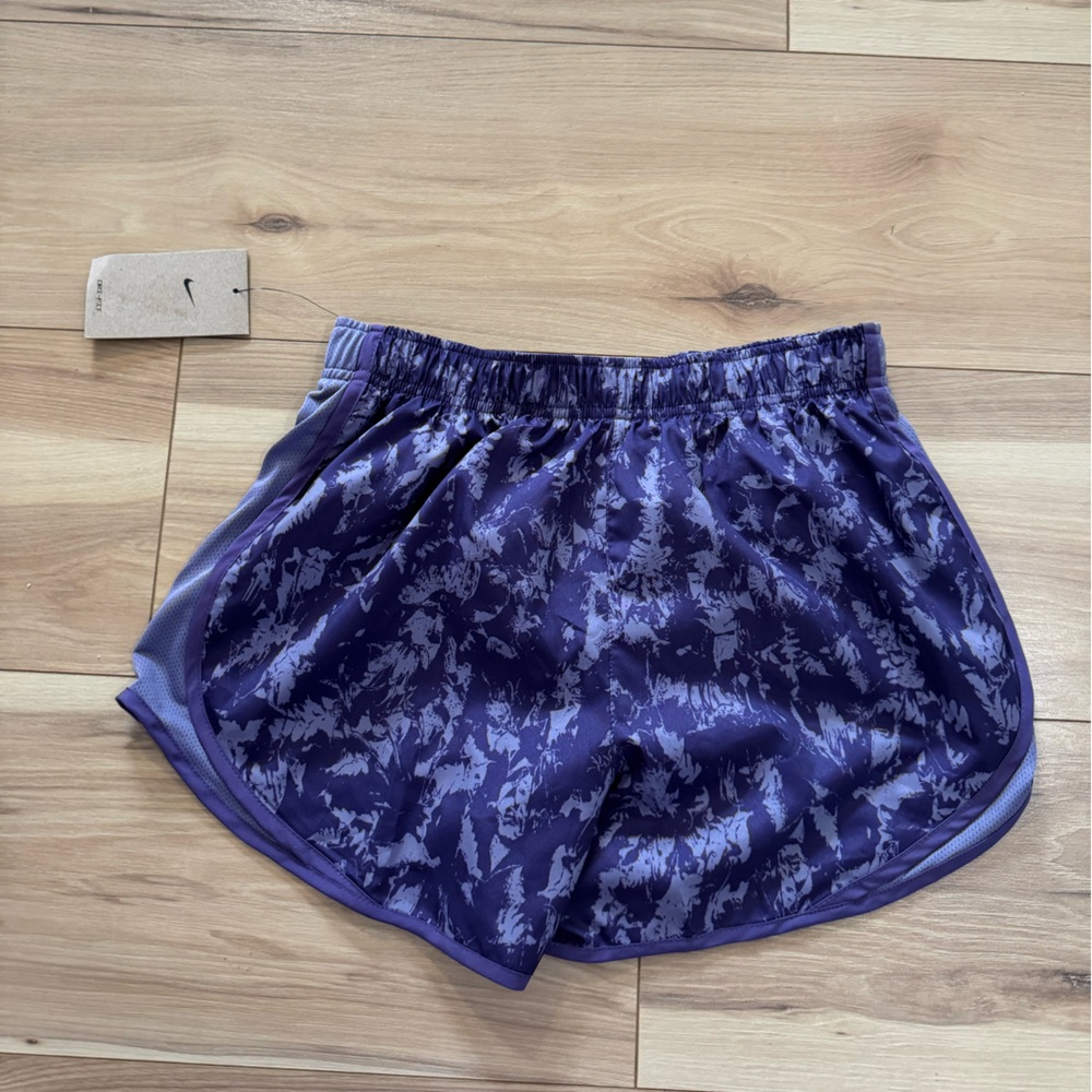 Nike NWT Womens Tempo One Printed Running Shorts